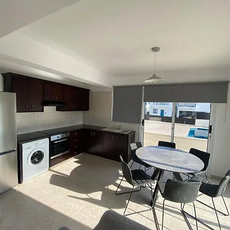 Cosy In Kato With Pool Access Апартаменты Пафос