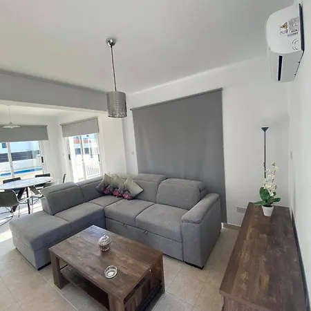 Апартаменты Cosy In Kato With Pool Access